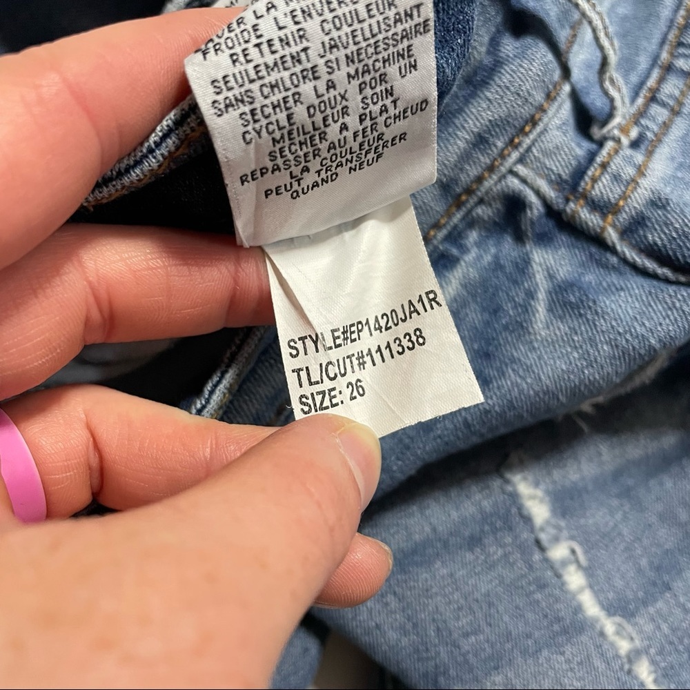 STS Blue Morgan Tomboy Rae Hem Distressed Crop Skinny Jeans Light Wash Size 26 - Picture 7 of 10